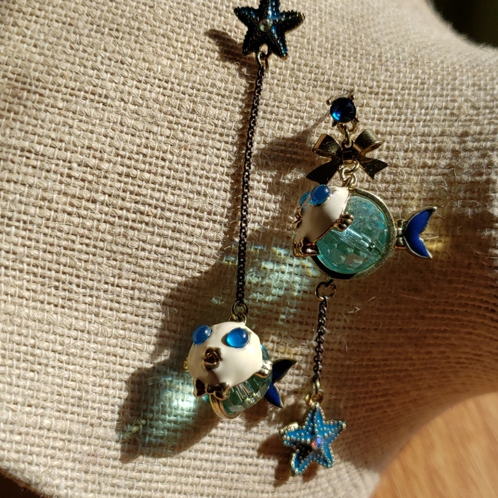 Betsey Johnson asymmetrical fish earrings